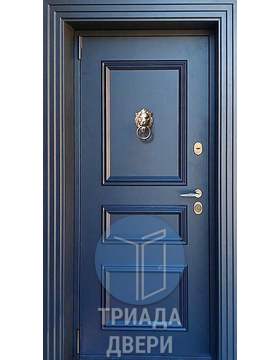 уличная трехконтурная дверь тёмно-синего цвета с мдф отделкой и стучалкой